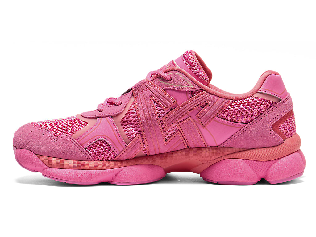 Onitsuka Tiger Tigrun Sneakers - Dragon Fruit / Dragon Fruit